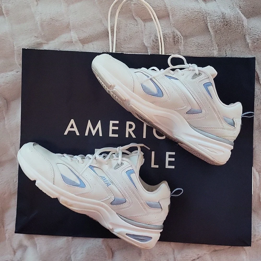 Avia 330 Archrocker White and Blue Women's Heavy Duty Dad Sneakers - Picture 10 of 15